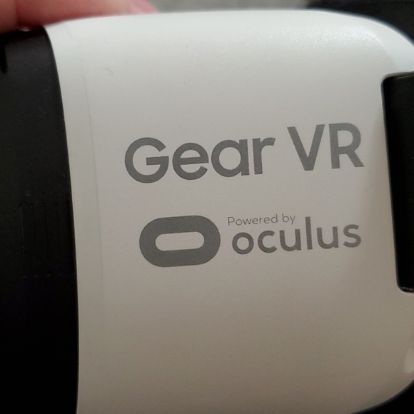 SAMSUNG OCULUS VR GEAR Galaxy S7 Virtual Reality see your phone pix and videos - Picture 5 of 6